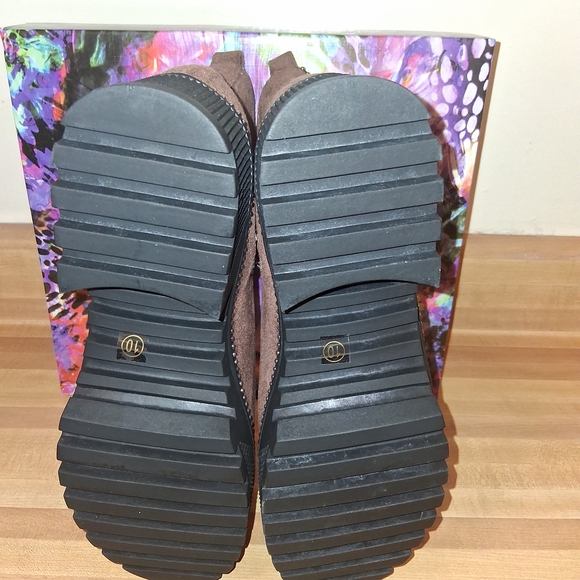 Cape Robbin Brown Suede Studded Combat Boots - Picture 5 of 5